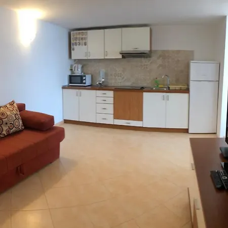 Alac Apartment *