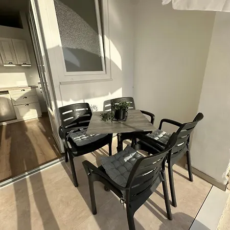 Alac Apartment *