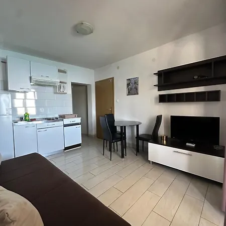 Alac Apartment *
