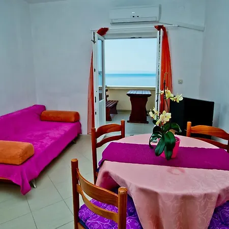 Alac Apartment